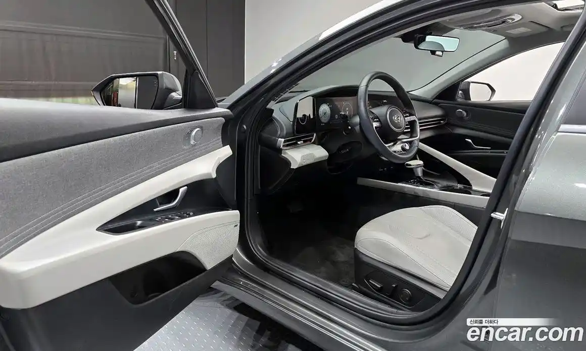 Hyundai Avante 2023 1.6 Автомат в Москве № 125412, фото 10