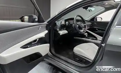 Hyundai Avante 2023 1.6 Автомат в Москве № 125412, миниатюра 10