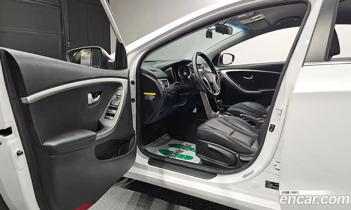 Hyundai i30 2015 1.6 Автомат в Москве № 127048, фото 13