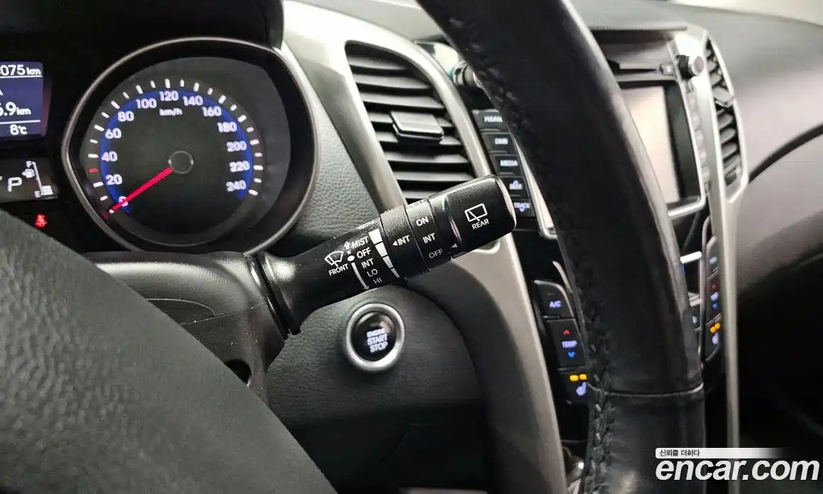 Hyundai i30 2015 1.6 Автомат в Москве № 127048, фото 15