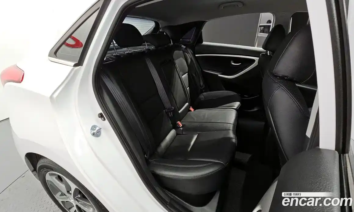 Hyundai i30 2015 1.6 Автомат в Москве № 127048, фото 16