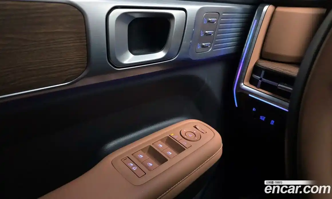 Hyundai Santa Fe 2024 1.6 Автомат в Москве № 130418, фото 20