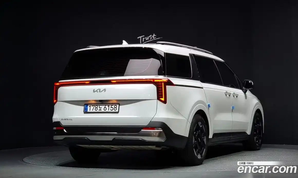 Kia Canival 2024 3.5 Автомат в Москве № 131413, фото 13