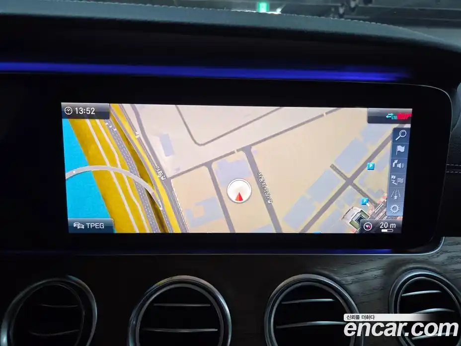 Mercedes-Benz E-Class 2020 2.0 Автомат в Москве № 142124, фото 12