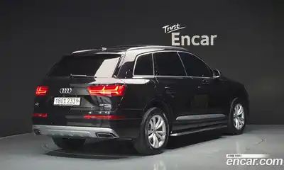 Audi Q7 2019 2.0 Автомат в Москве № 159457, миниатюра 2