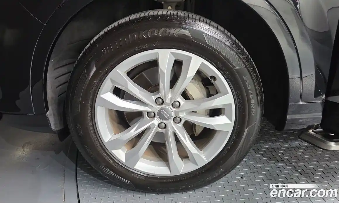 Audi Q7 2019 2.0 Автомат в Москве № 159457, фото 5