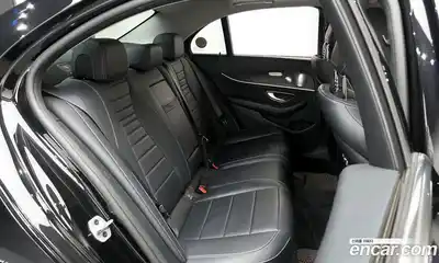 Mercedes-Benz E-Class 2020 2.0 Автомат в Москве № 160551, миниатюра 12