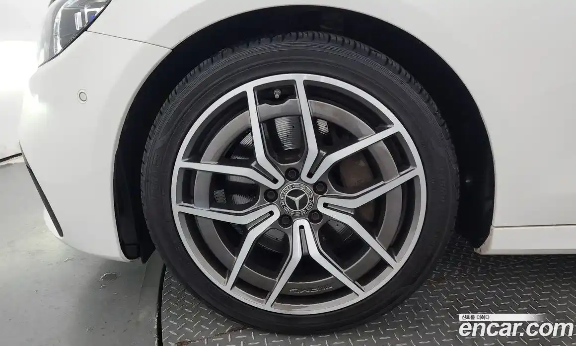 Mercedes-Benz E-Class 2021 1.9 Автомат в Москве № 160658, фото 12