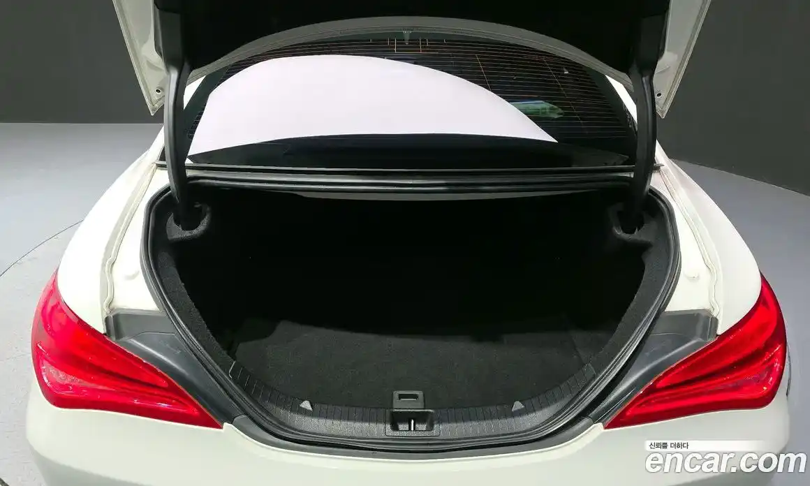 Mercedes-Benz CLA-Class 2014 1.8 Автомат в Москве № 161240, фото 9