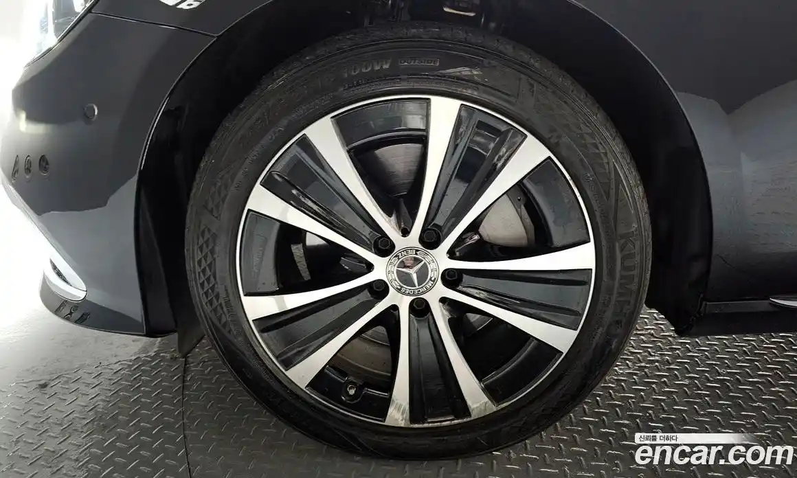 Mercedes-Benz E-Class 2021 2.0 Автомат в Москве № 161537, фото 13