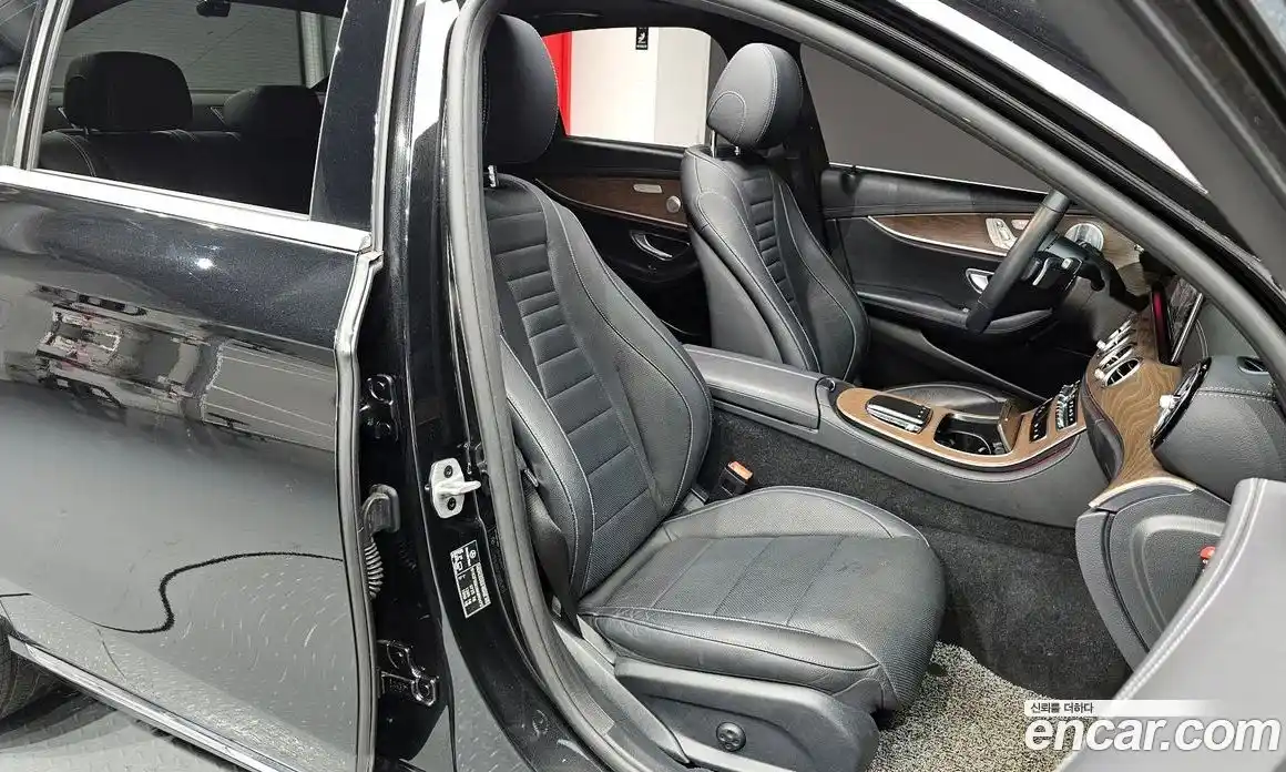 Mercedes-Benz E-Class 2021 2.0 Автомат в Москве № 161537, фото 16