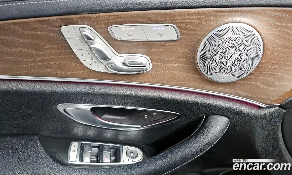 Mercedes-Benz E-Class 2021 2.0 Автомат в Москве № 161537, фото 4