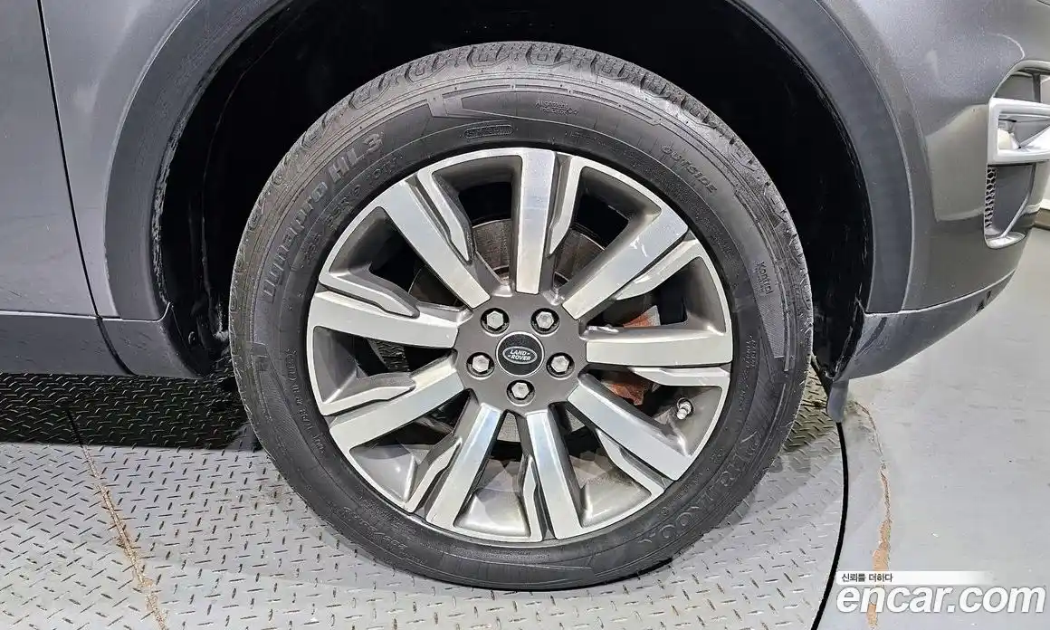 Land Rover Discovery Sport 2017 2.0 Автомат в Москве № 166564, фото 11