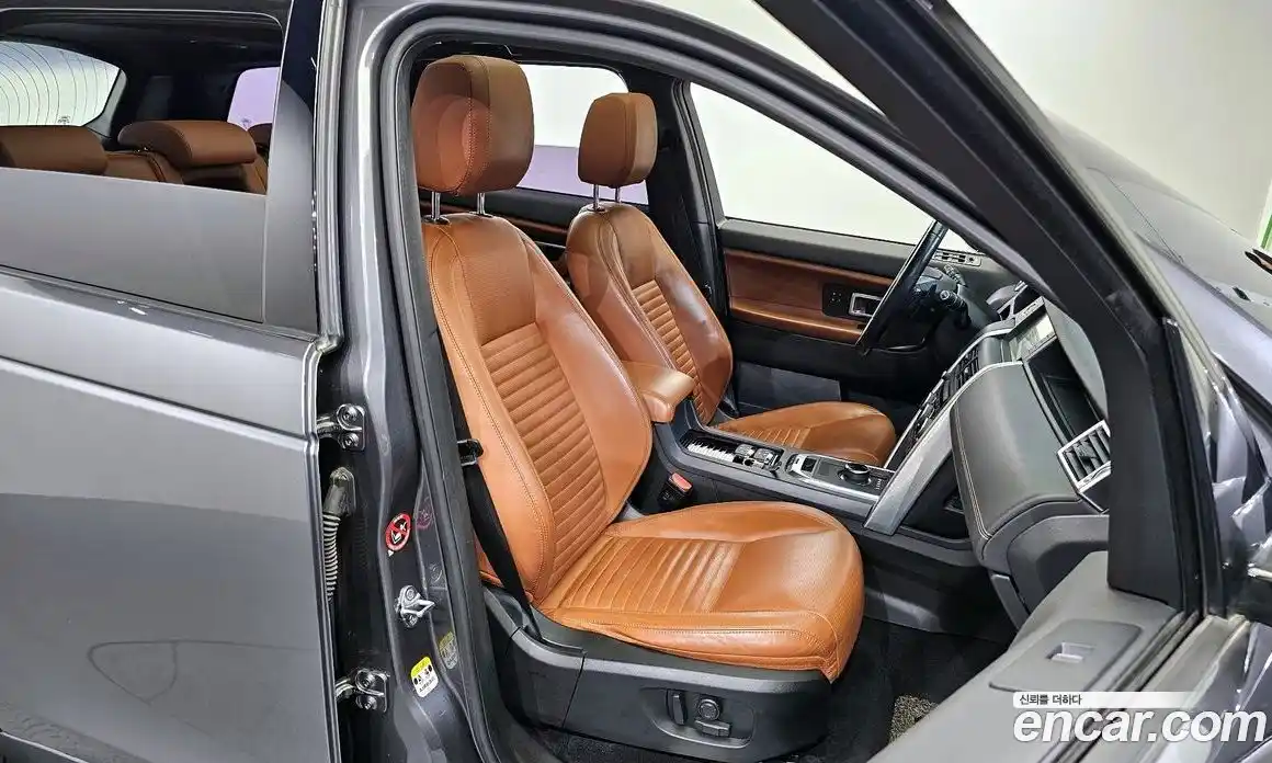 Land Rover Discovery Sport 2017 2.0 Автомат в Москве № 166564, фото 16