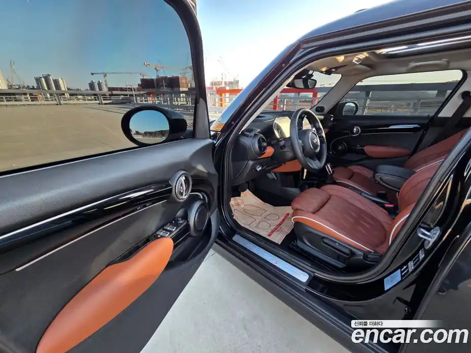 Mini Cooper 2023 2.0 Автомат в Москве № 167436, фото 14