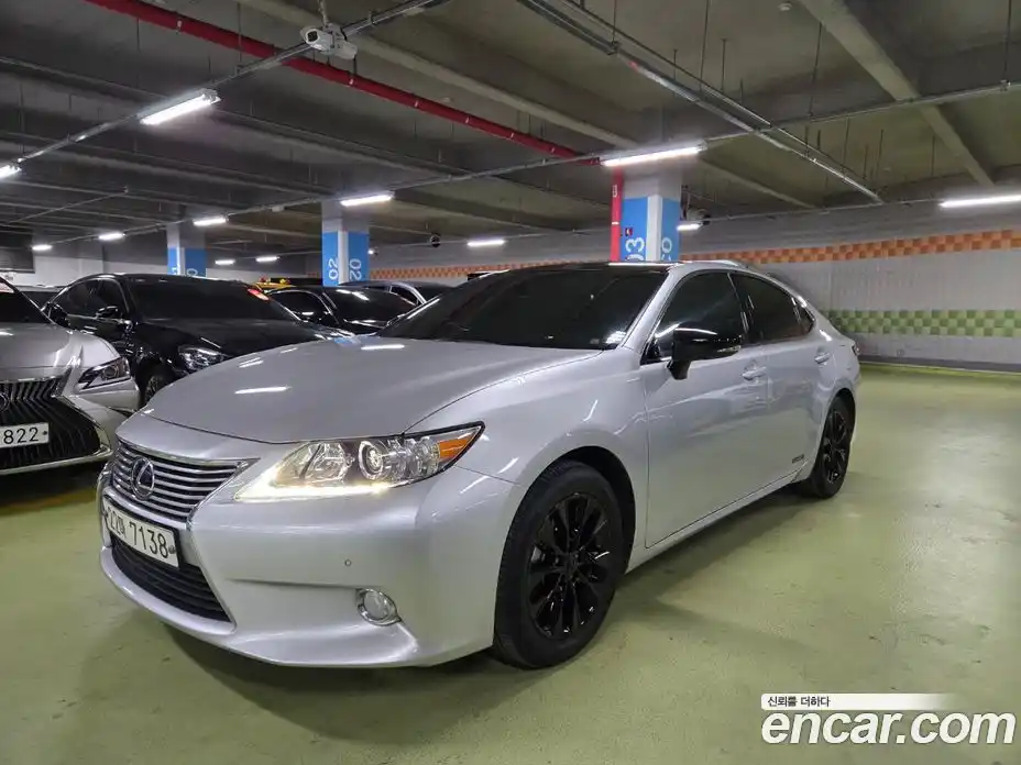 Lexus ES 2013 2.5 Автомат в Москве № 168321, фото 1