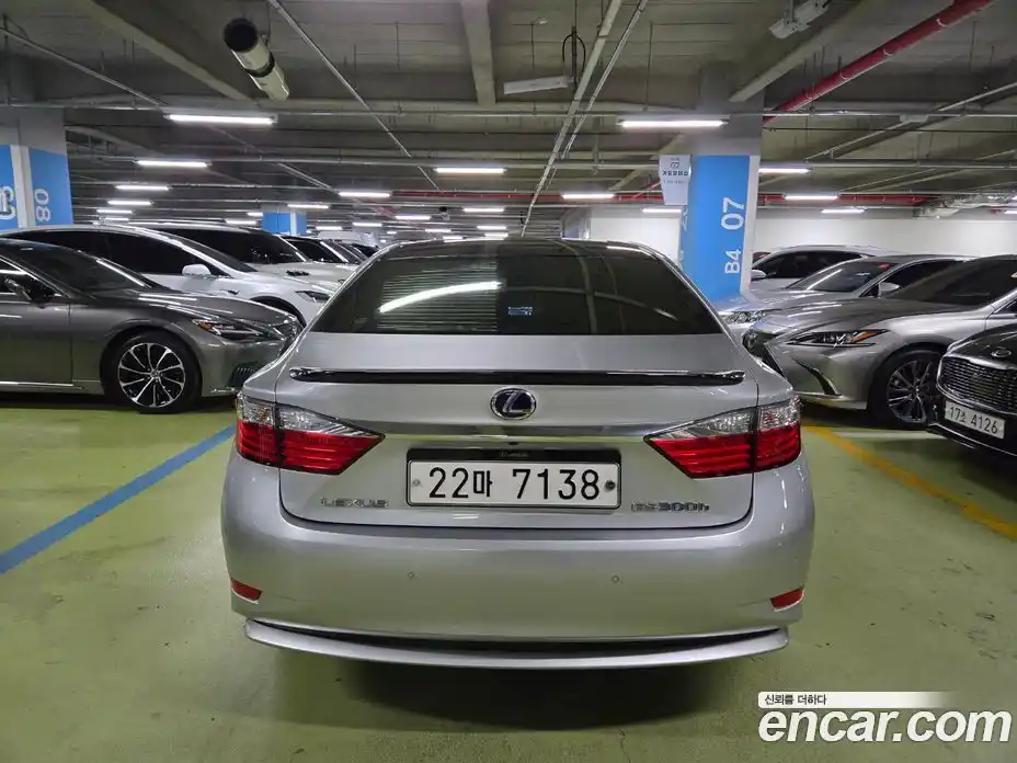 Lexus ES 2013 2.5 Автомат в Москве № 168321, фото 4