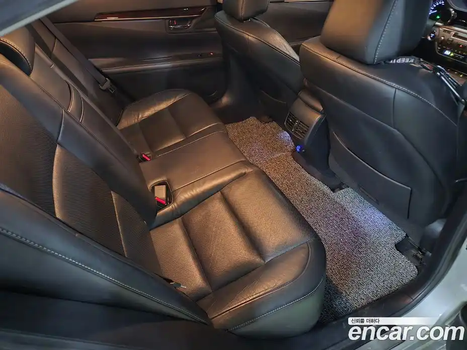 Lexus ES 2013 2.5 Автомат в Москве № 168321, фото 9