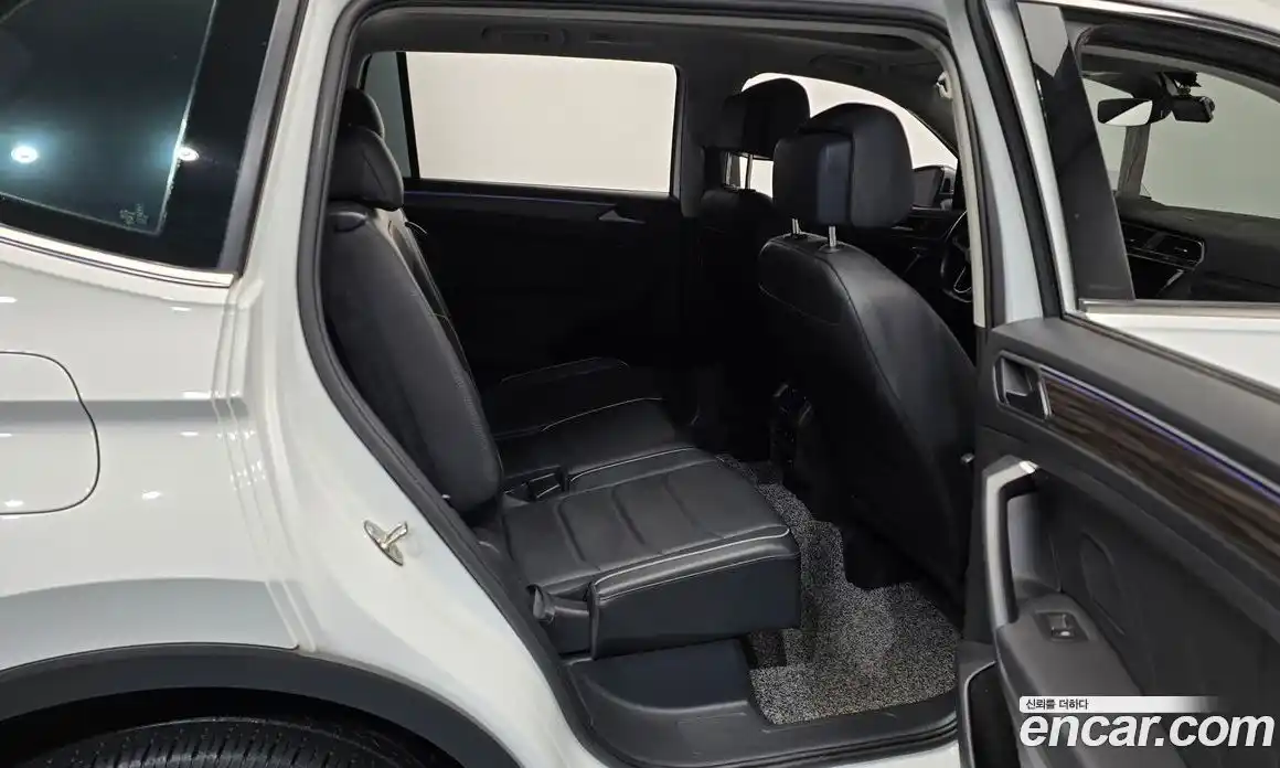 Volkswagen Tiguan 2022 2.0 Автомат в Москве № 168541, фото 11