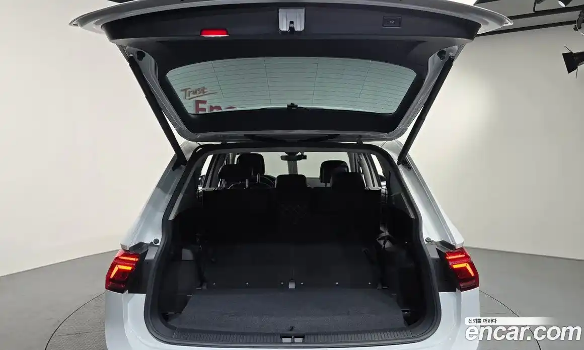 Volkswagen Tiguan 2022 2.0 Автомат в Москве № 168541, фото 19