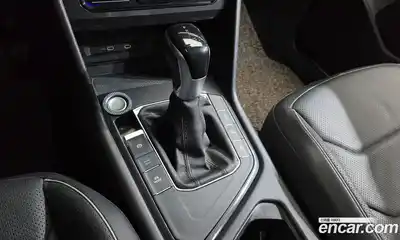 Volkswagen Tiguan 2022 2.0 Автомат в Москве № 168541, миниатюра 8