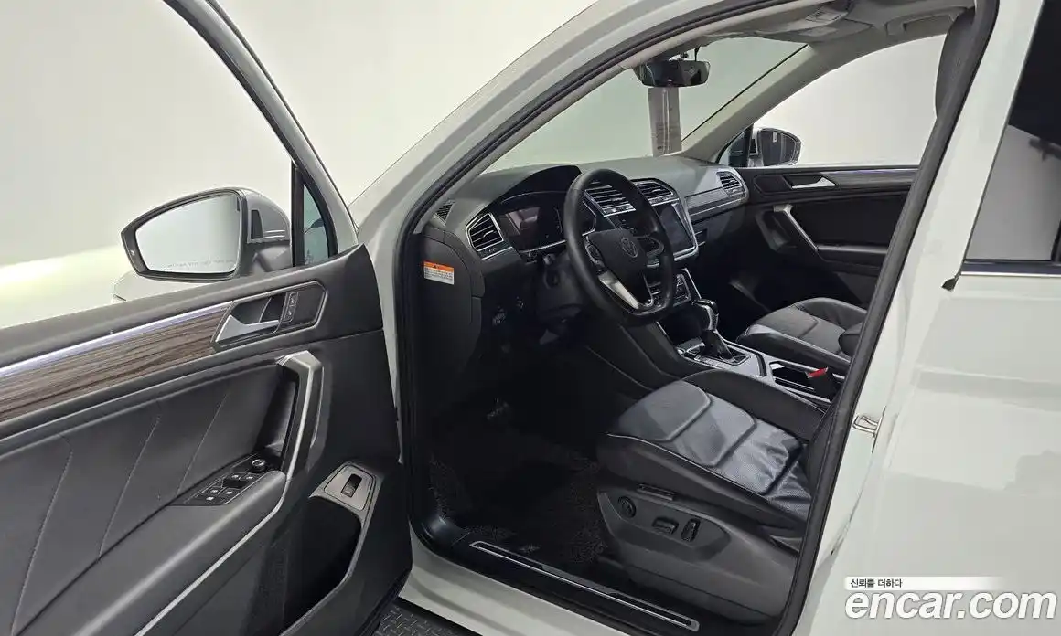 Volkswagen Tiguan 2022 2.0 Автомат в Москве № 168541, фото 9