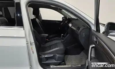 Volkswagen Tiguan 2022 2.0 Автомат в Москве № 168541, миниатюра 10