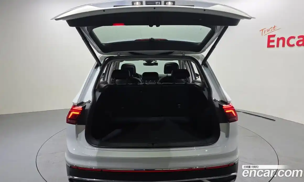 Volkswagen Tiguan 2023 2.0 Автомат в Москве № 168566, фото 14