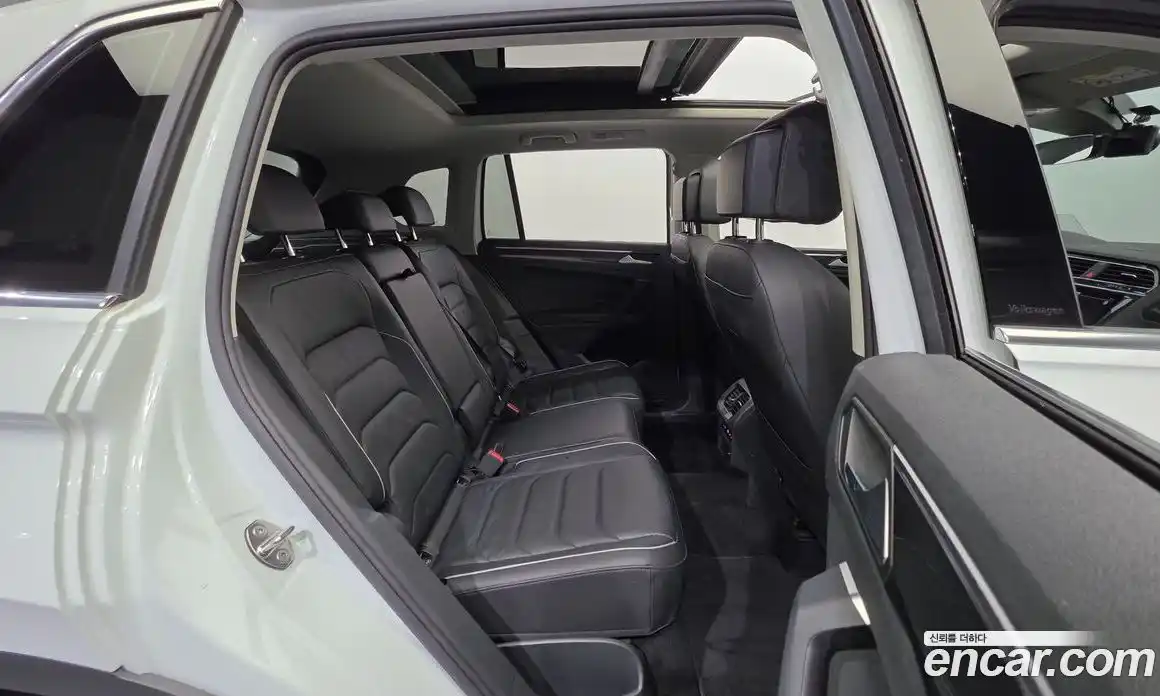 Volkswagen Tiguan 2023 2.0 Автомат в Москве № 168566, фото 17