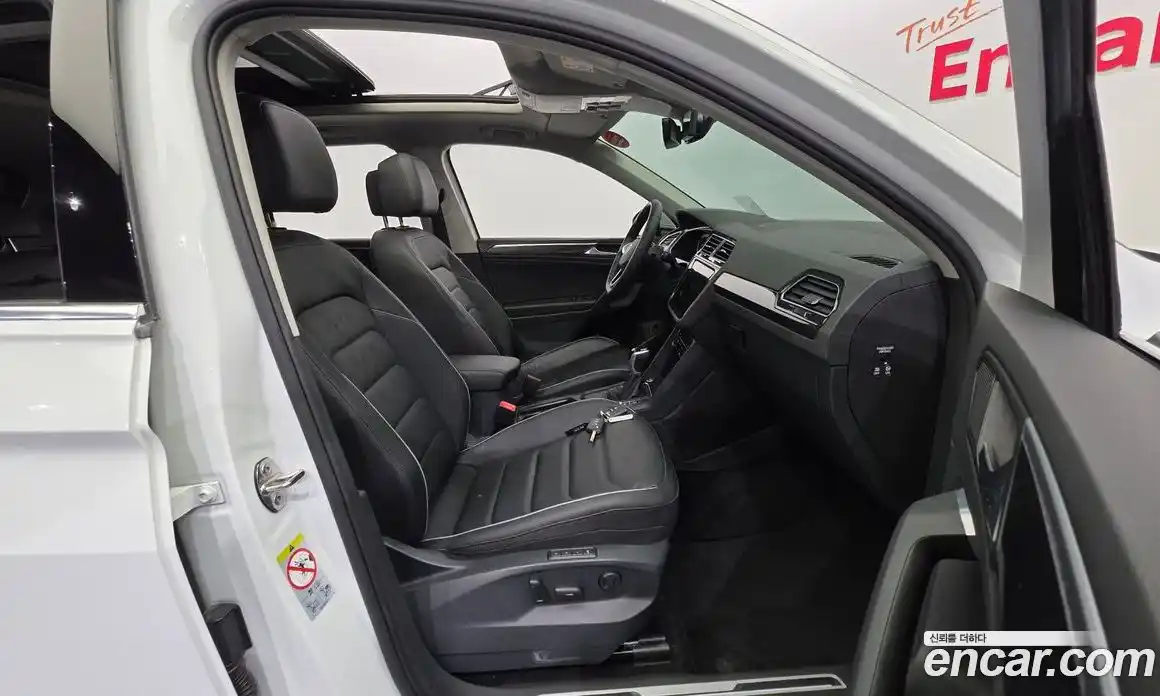 Volkswagen Tiguan 2023 2.0 Автомат в Москве № 168566, фото 7