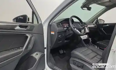 Volkswagen Tiguan 2023 2.0 Автомат в Москве № 168566, миниатюра 8