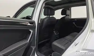 Volkswagen Tiguan 2023 2.0 Автомат в Москве № 168566, миниатюра 10