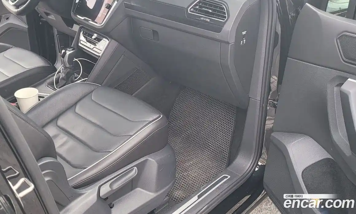 Volkswagen Tiguan 2021 2.0 Автомат в Москве № 169201, фото 12