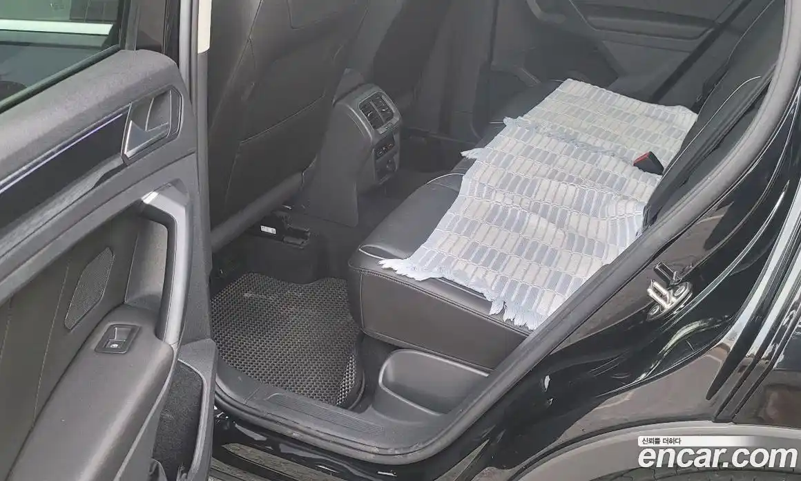 Volkswagen Tiguan 2021 2.0 Автомат в Москве № 169201, фото 13