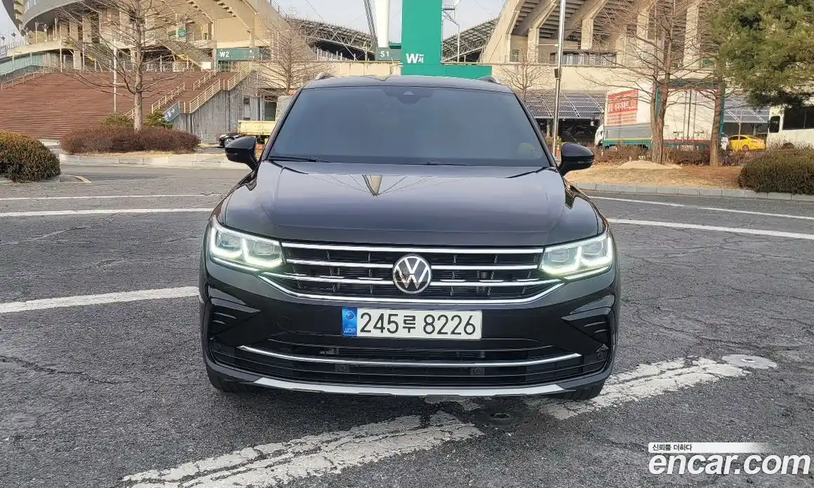 Volkswagen Tiguan 2021 2.0 Автомат в Москве № 169201, фото 3