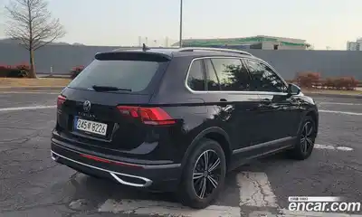 Volkswagen Tiguan 2021 2.0 Автомат в Москве № 169201, миниатюра 5