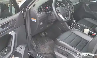 Volkswagen Tiguan 2021 2.0 Автомат в Москве № 169201, миниатюра 10