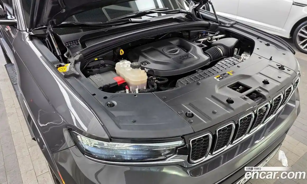 Jeep Cherokee 2023 3.6 Автомат в Москве № 169360, фото 17