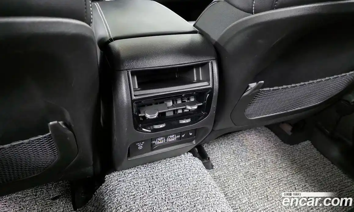 Jeep Cherokee 2023 3.6 Автомат в Москве № 169360, фото 18