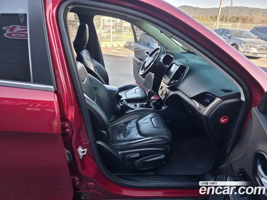 Jeep Cherokee 2015 2.0 Автомат в Москве № 170055, фото 15