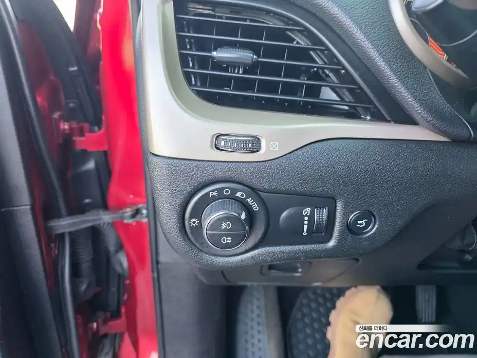 Jeep Cherokee 2015 2.0 Автомат в Москве № 170055, фото 17