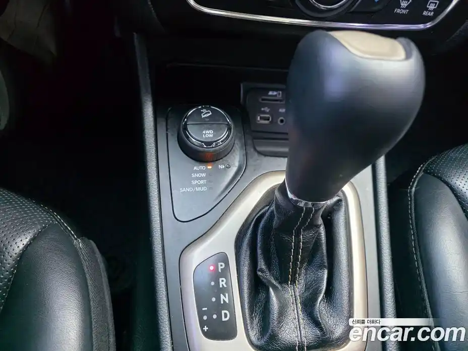 Jeep Cherokee 2015 2.0 Автомат в Москве № 170055, фото 20