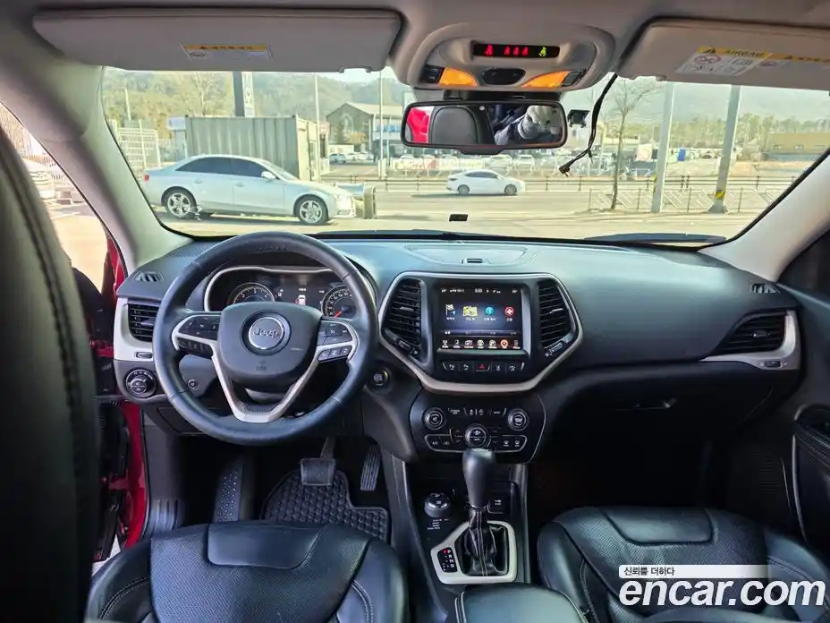 Jeep Cherokee 2015 2.0 Автомат в Москве № 170055, фото 8