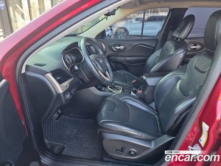 Jeep Cherokee 2015 2.0 Автомат в Москве № 170055, фото 10