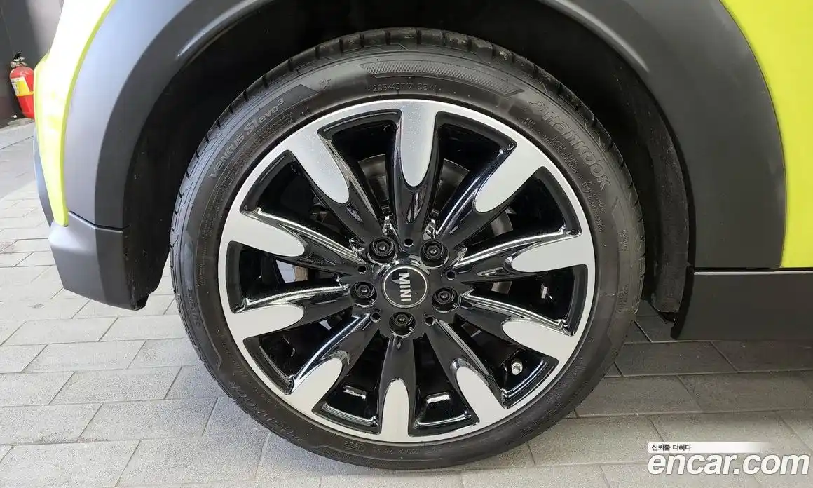 Mini Cooper 2023 2.0 Автомат в Москве № 176137, фото 18