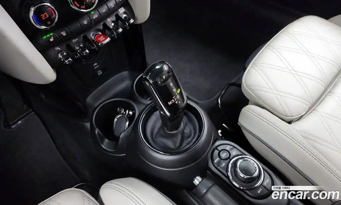 Mini Cooper 2023 2.0 Автомат в Москве № 176137, фото 20