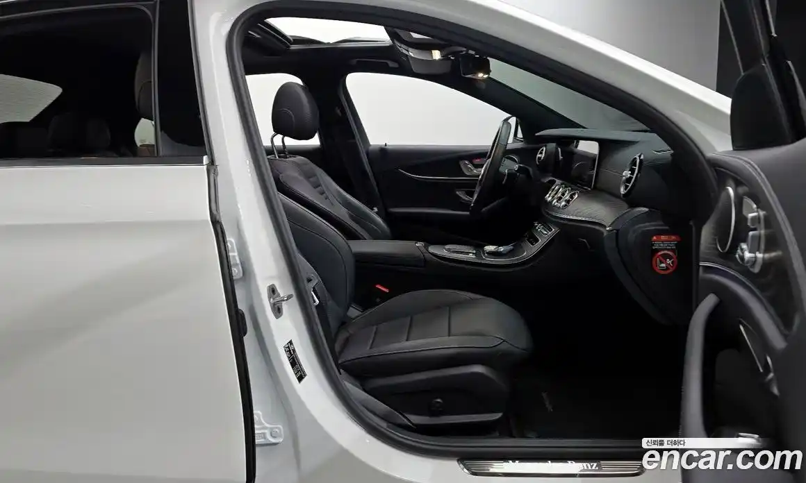 Mercedes-Benz E-Class 2023 2.0 Автомат в Москве № 180284, фото 11