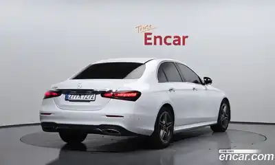 Mercedes-Benz E-Class 2023 2.0 Автомат в Москве № 180284, миниатюра 2