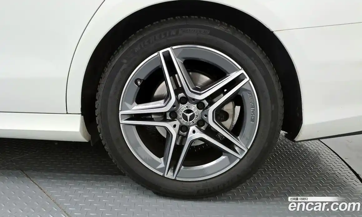 Mercedes-Benz E-Class 2023 2.0 Автомат в Москве № 180284, фото 5