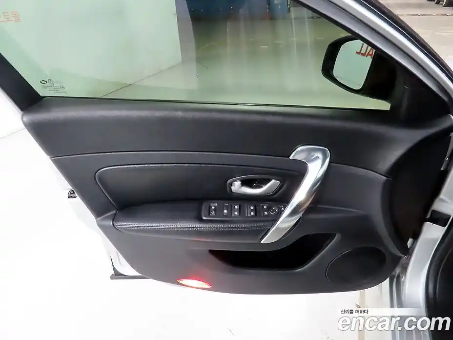 Renault SM5 2012 2.0 Автомат в Москве № 182497, фото 13